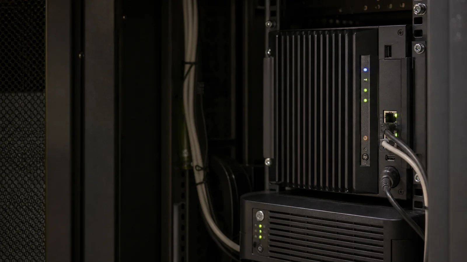 Edge server status indicators and network connections in a technical rack